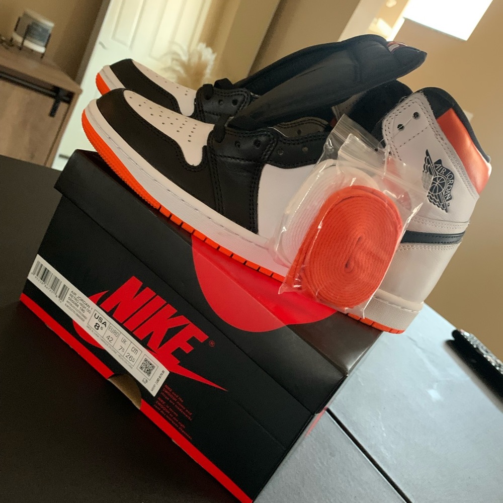 Jordan 1 High- Electro Orange